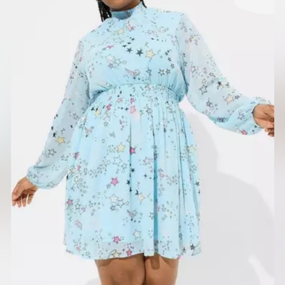 Torrid Mini Clipdot Blouson Sleeve Mock Neck Skater Dress in Cosmic Stars 4X - Picture 1 of 10